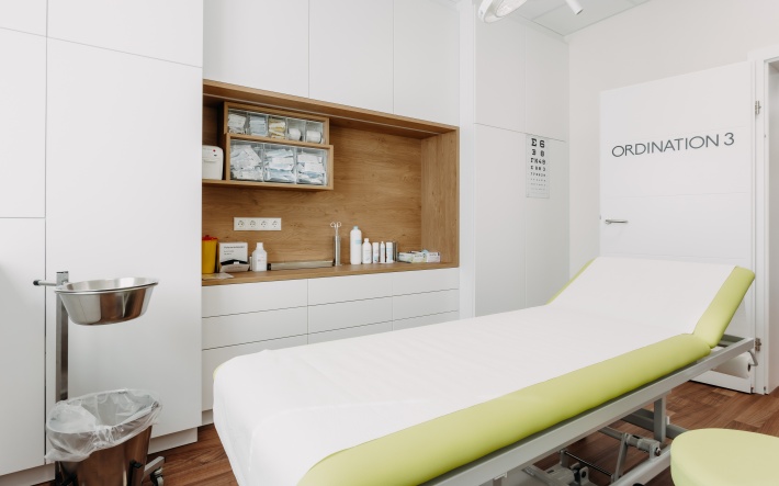 Ordination einrichten mit Vrana Shopdesign