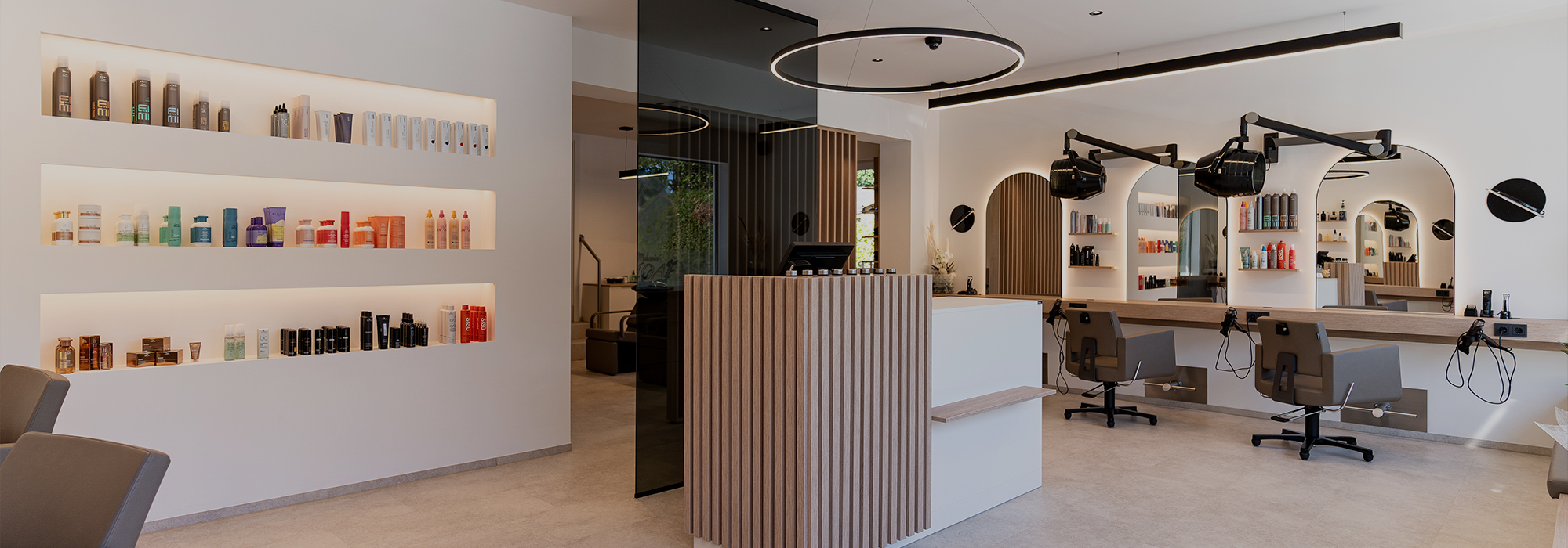 Bild von einem Umgesetzten Frisörsalon von Vrana Shopdesign