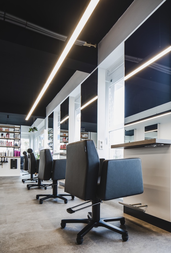 Ergonomischer Friseurstuhl von Welonda – hochwertiger Bedienungsstuhl für den professionellen Salonalltag