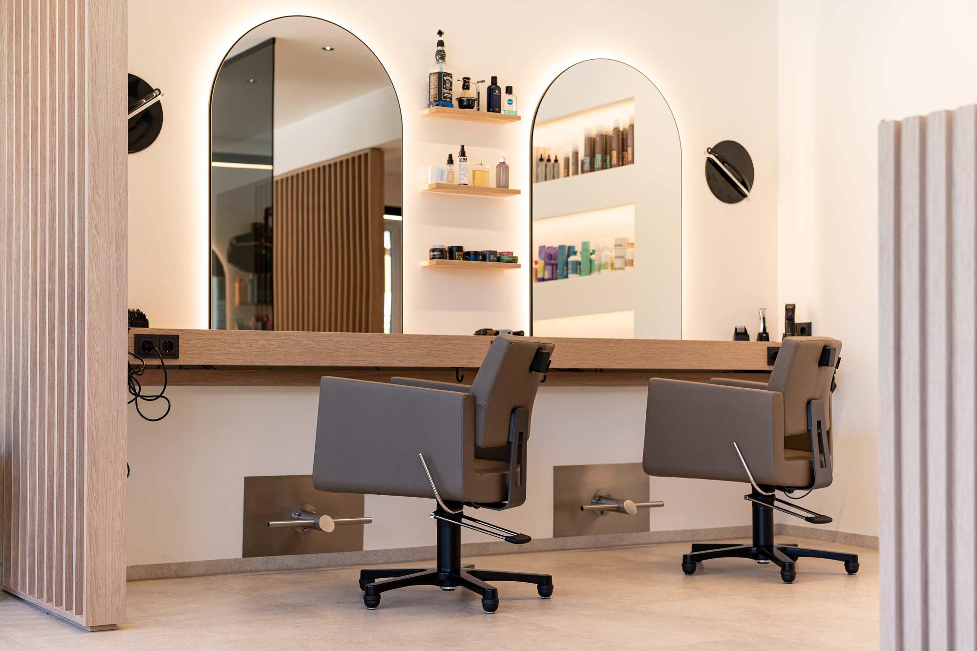 Ladenbau und Salonbau für Friseure von VRANA Shopdesign